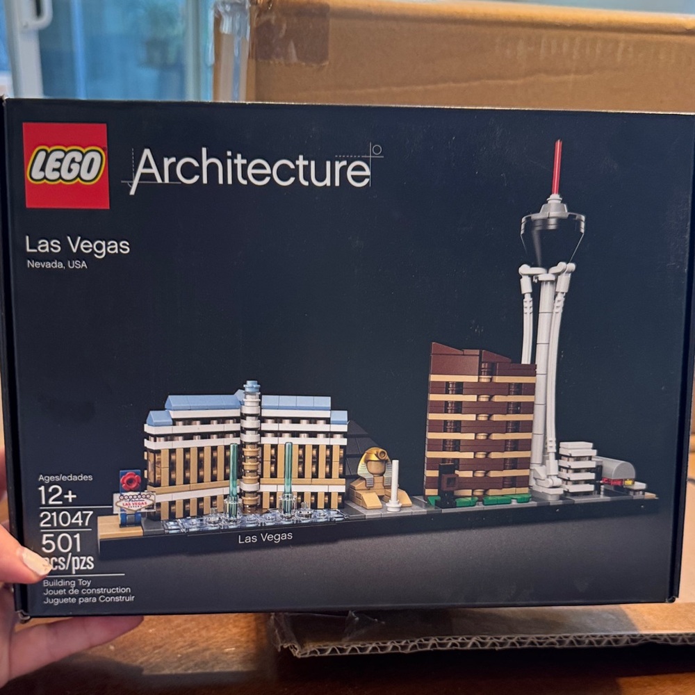 Lego Architecture Las Vegas Set - Black, White, Tan
